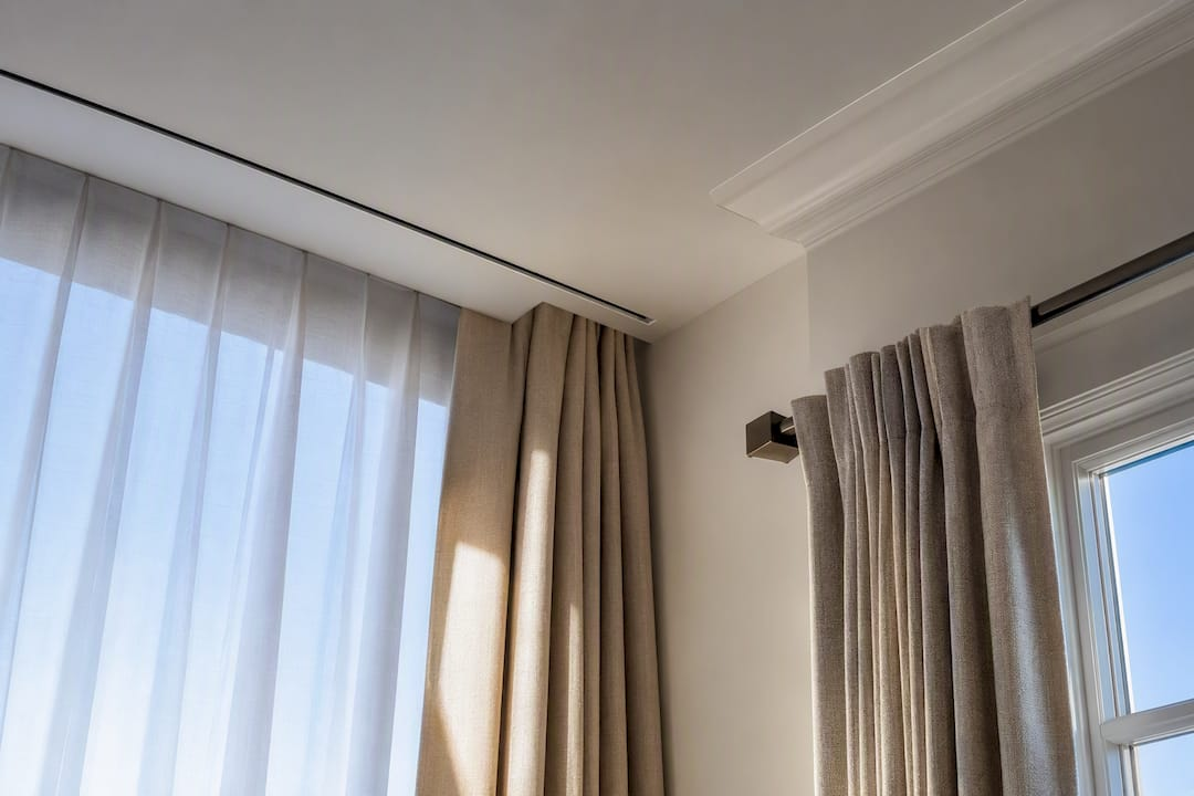 6 Factors That Decide Ceiling vs Wall Mount Drapery for Homeowners